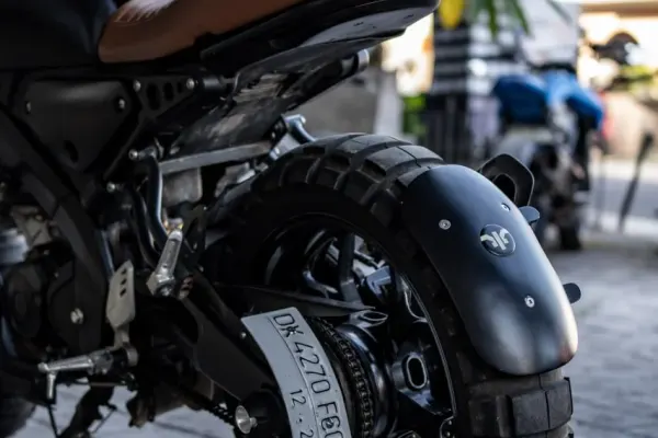 Yamaha XSR Black Custom 3
