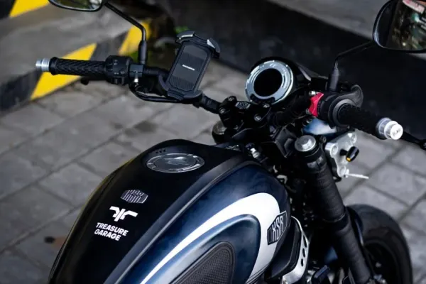 Yamaha XSR155 3