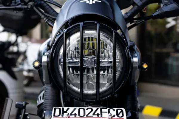 Yamaha XSR155 6