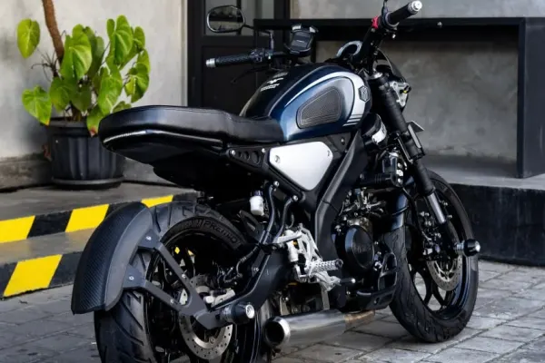 Yamaha XSR155 8