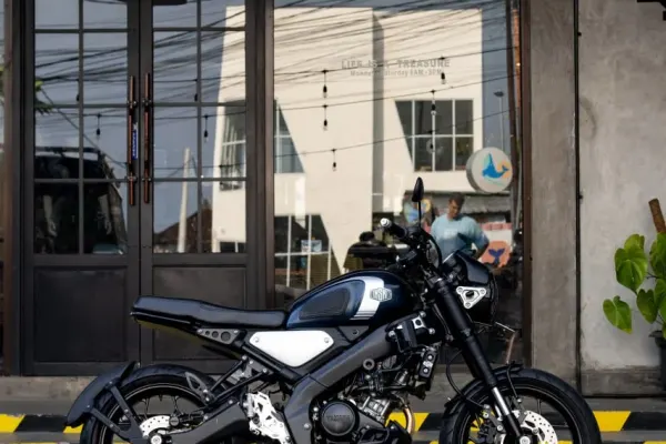 Yamaha XSR155 10