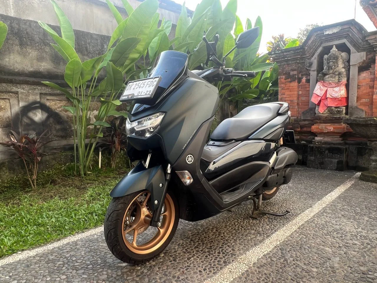 Yamaha X MAX 8
