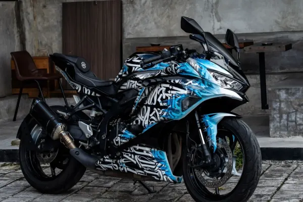 Yamaha R25 ABS