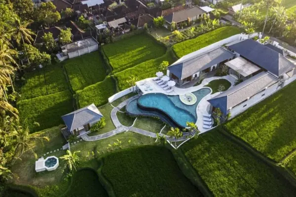 Вилла, 6 спален · 331 м²