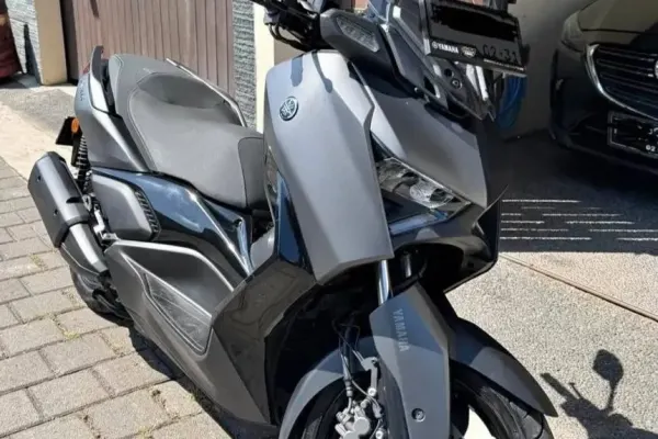 Yamaha Xmax 2