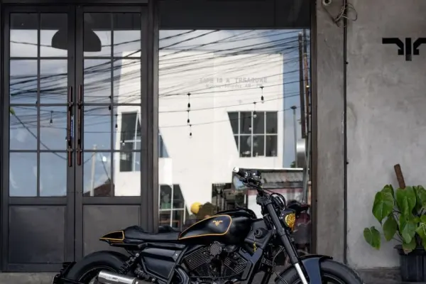 Honda CB150X 3