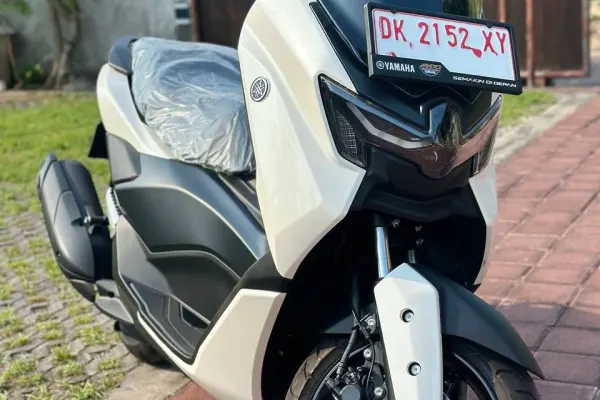 Yamaha N-MAX 7