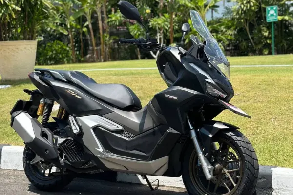 Yamaha X-MAX 8