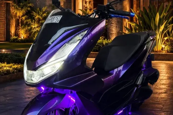 Yamaha XMAX 7