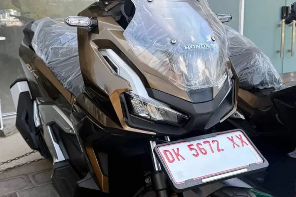Yamaha X-MAX 6