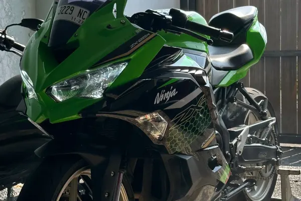Kawasaki ZX25R