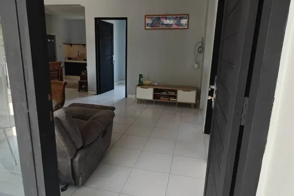 Дом, 3 спальни · 140 м²